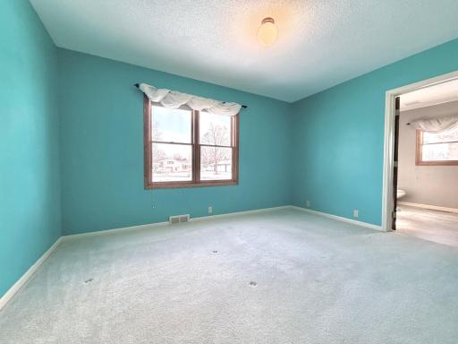 622 Woodcrest Avenue, Worthington, MN 56187