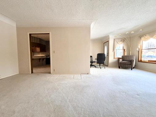 622 Woodcrest Avenue, Worthington, MN 56187
