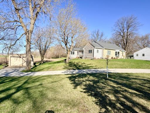 622 Woodcrest Avenue, Worthington, MN 56187