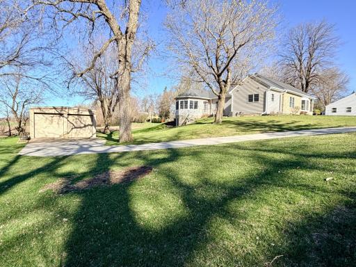 622 Woodcrest Avenue, Worthington, MN 56187