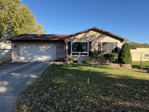 1200 Crestview Road, Albert Lea, MN 56007