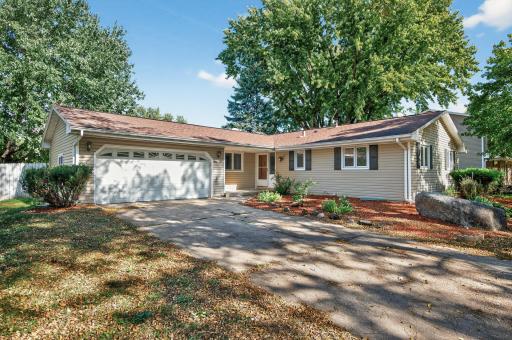 Photo for 11459 Galtier Drive, Burnsville, MN 55337 - listing #6806868 11459 Galtier Drive, Burnsville, MN 55337