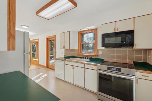 1821 W 59th Street, Minneapolis, MN 55419