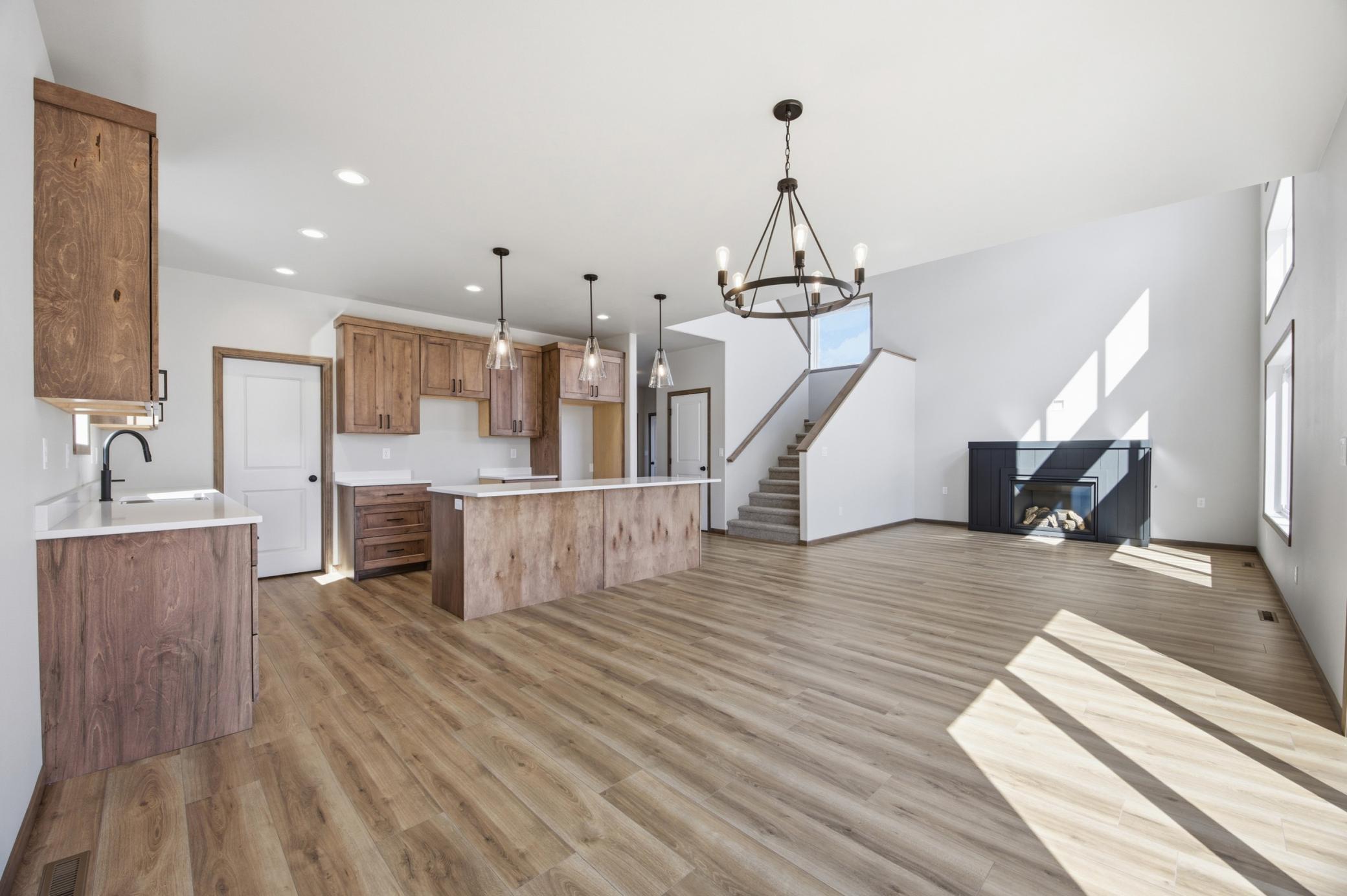 Dining to Kitchen
