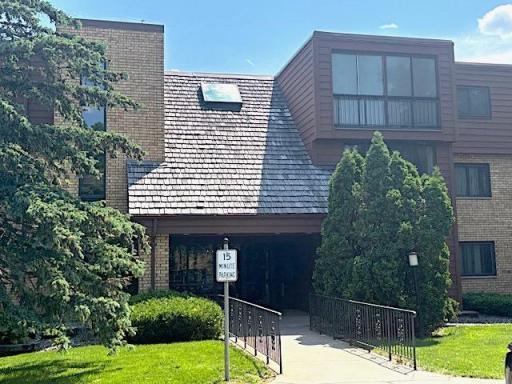 1011 41st Avenue NE, 208, Minneapolis, MN 55421