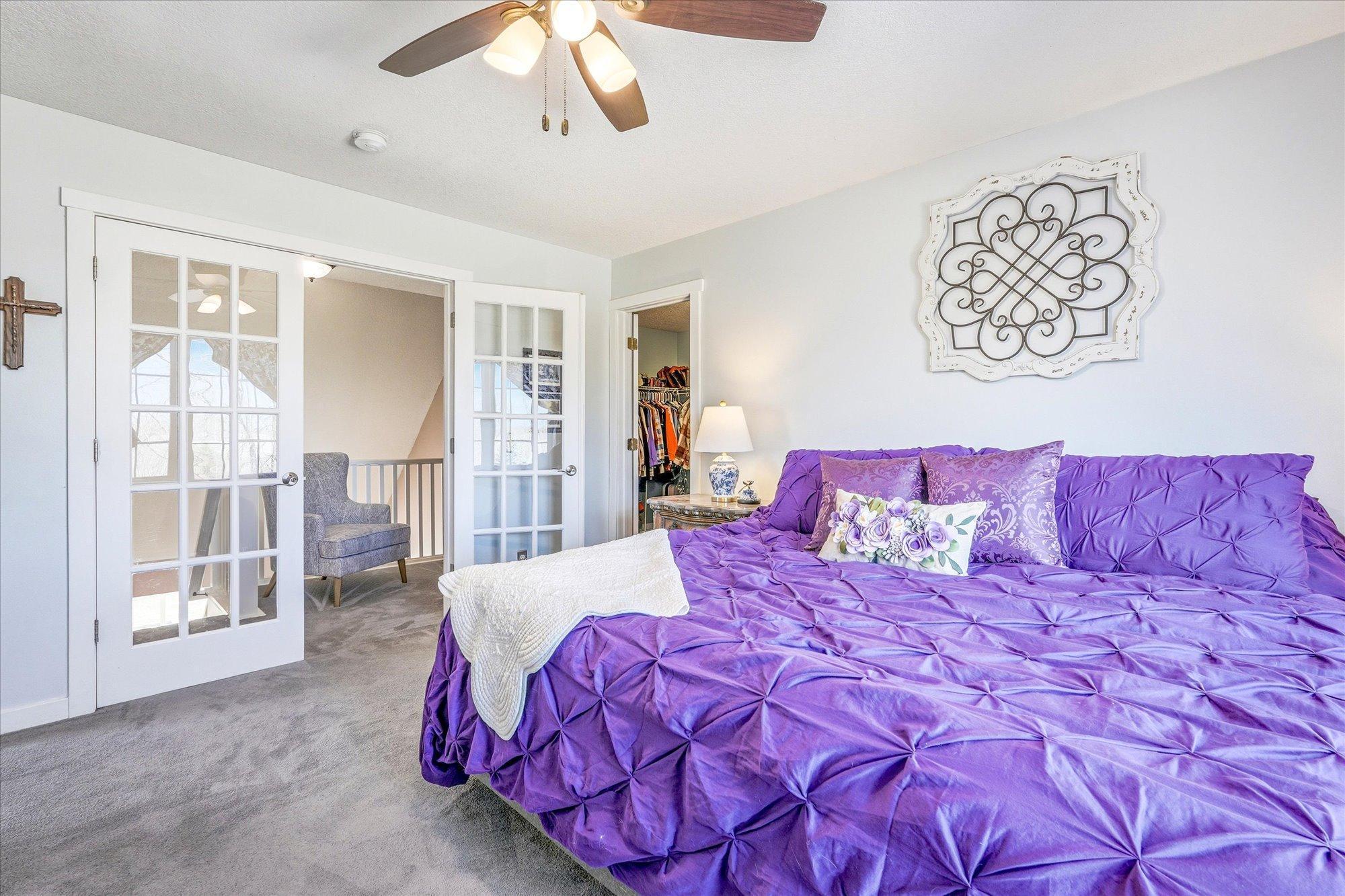 20 - Supersized Bedroom.jpg