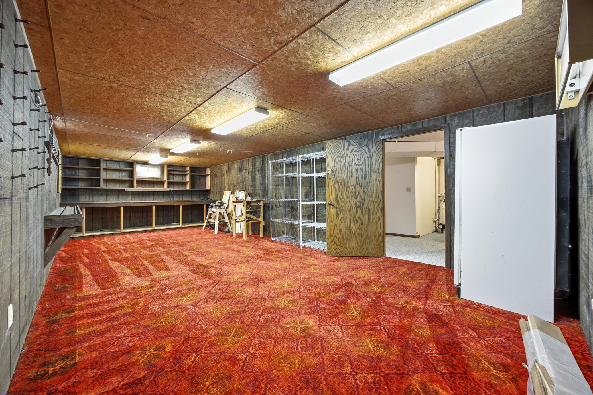 A huge space for whatever you can imagine! A workshop, gym, theater room, pool table, etc.