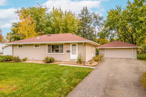 Welcome to 4816 Oxborough Ln in Bloomington!