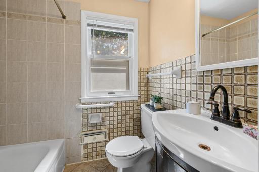 6717 Queen Avenue S, Minneapolis, MN 55423
