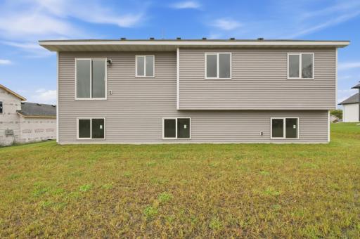 1804 Oak Pond Drive NW, Sauk Rapids, MN 56379