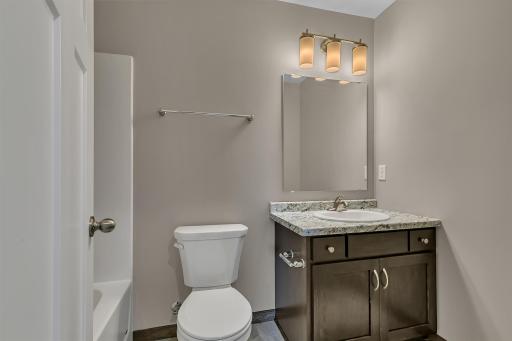 1804 Oak Pond Drive NW, Sauk Rapids, MN 56379