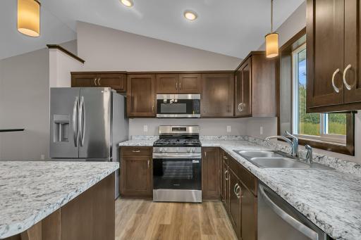1804 Oak Pond Drive NW, Sauk Rapids, MN 56379