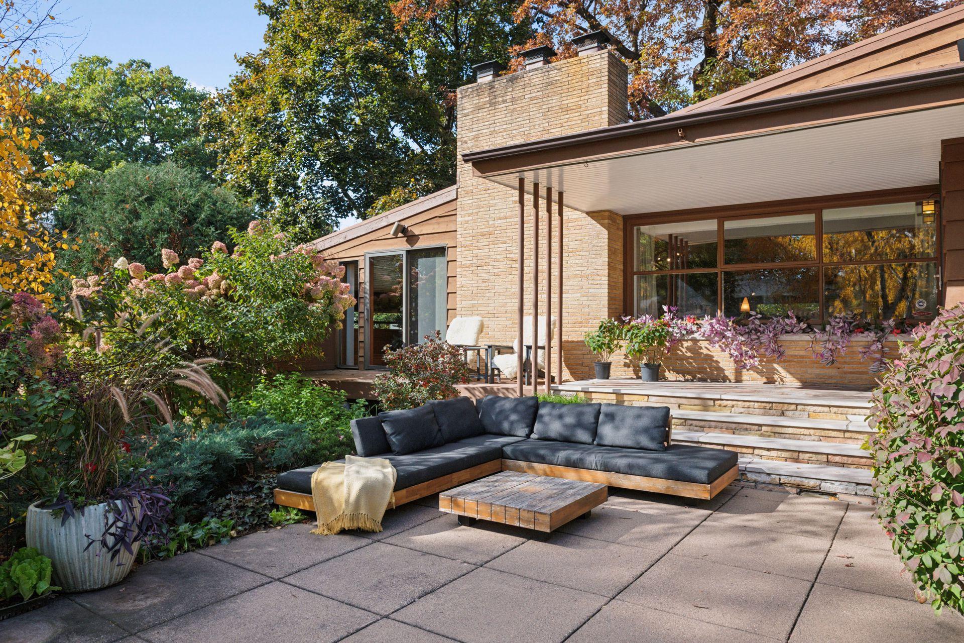 This space received amazing morning and mid-day sun.