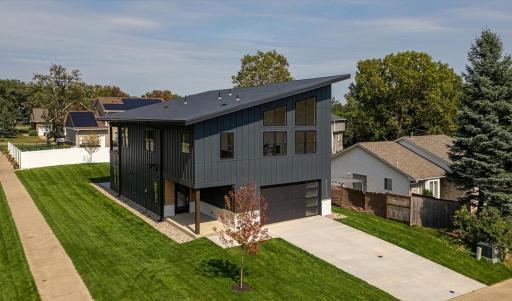 02-7577-138th-St-W,-Apple-Valley-MN-55124_001 - Copy.jpg