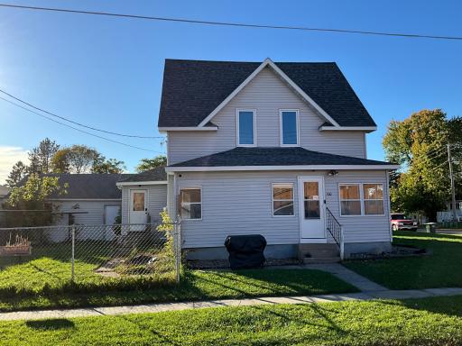 3 Bedroom plus loft 2 bath with Laundry on the Main.jpg
