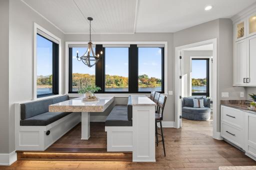 525 Smithtown Court, Excelsior, MN 55331