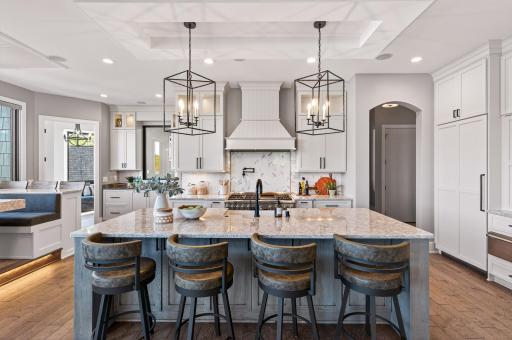 525 Smithtown Court, Excelsior, MN 55331