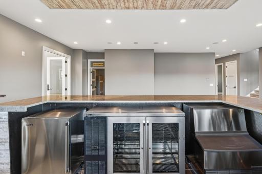 525 Smithtown Court, Excelsior, MN 55331