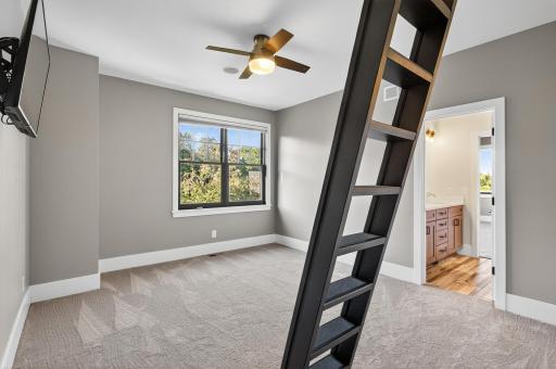 525 Smithtown Court, Excelsior, MN 55331