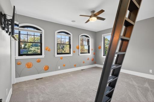 525 Smithtown Court, Excelsior, MN 55331