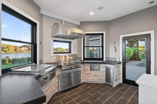 525 Smithtown Court, Excelsior, MN 55331