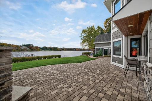525 Smithtown Court, Excelsior, MN 55331