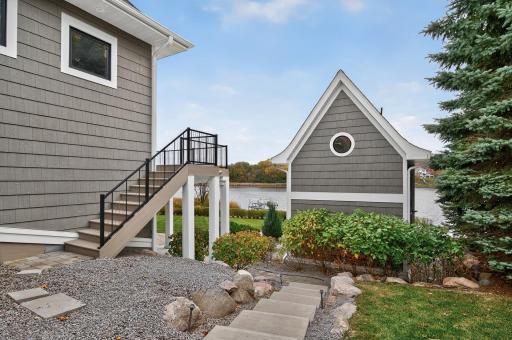525 Smithtown Court, Excelsior, MN 55331