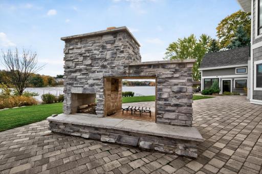 525 Smithtown Court, Excelsior, MN 55331