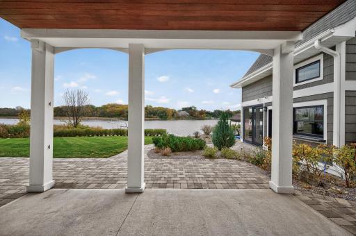 525 Smithtown Court, Excelsior, MN 55331