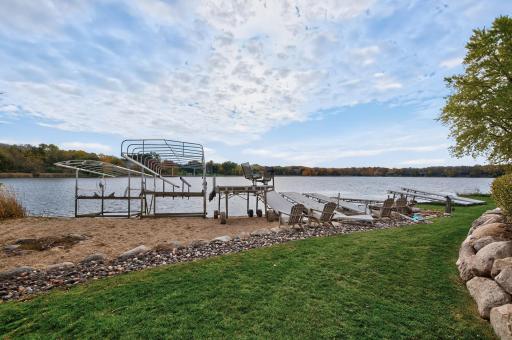 525 Smithtown Court, Excelsior, MN 55331