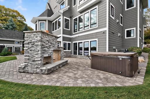 525 Smithtown Court, Excelsior, MN 55331