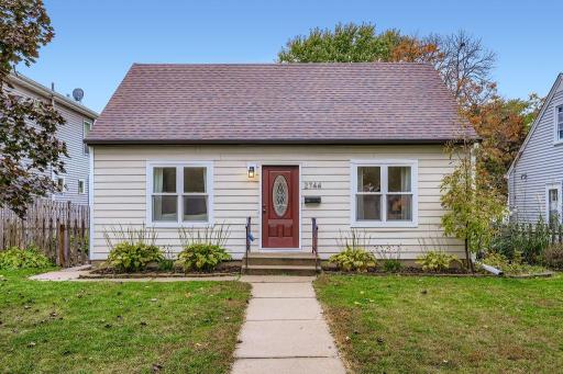 2744 Dakota Ave S - MLS Sized - 002 - 01 Exterior Front.jpg