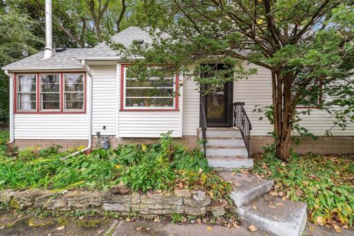 Welcome Home! Charming 3 BR 1 1/2 Story Bungalow in a great St. Paul location!