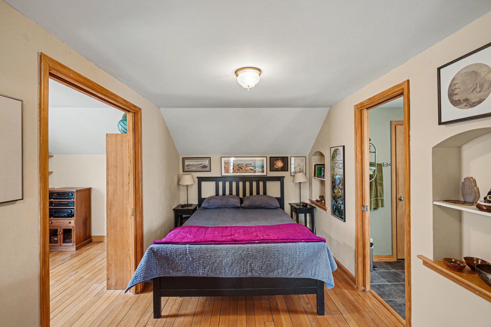 Bedroom 2 - Upper level