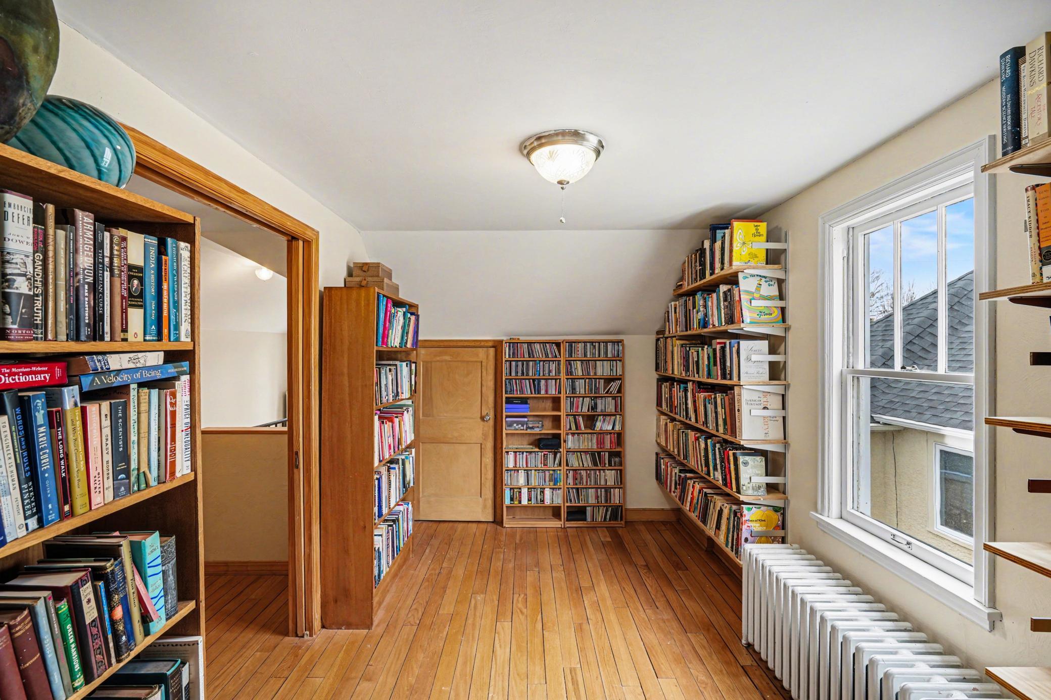 Office/Nursery room - Upper level