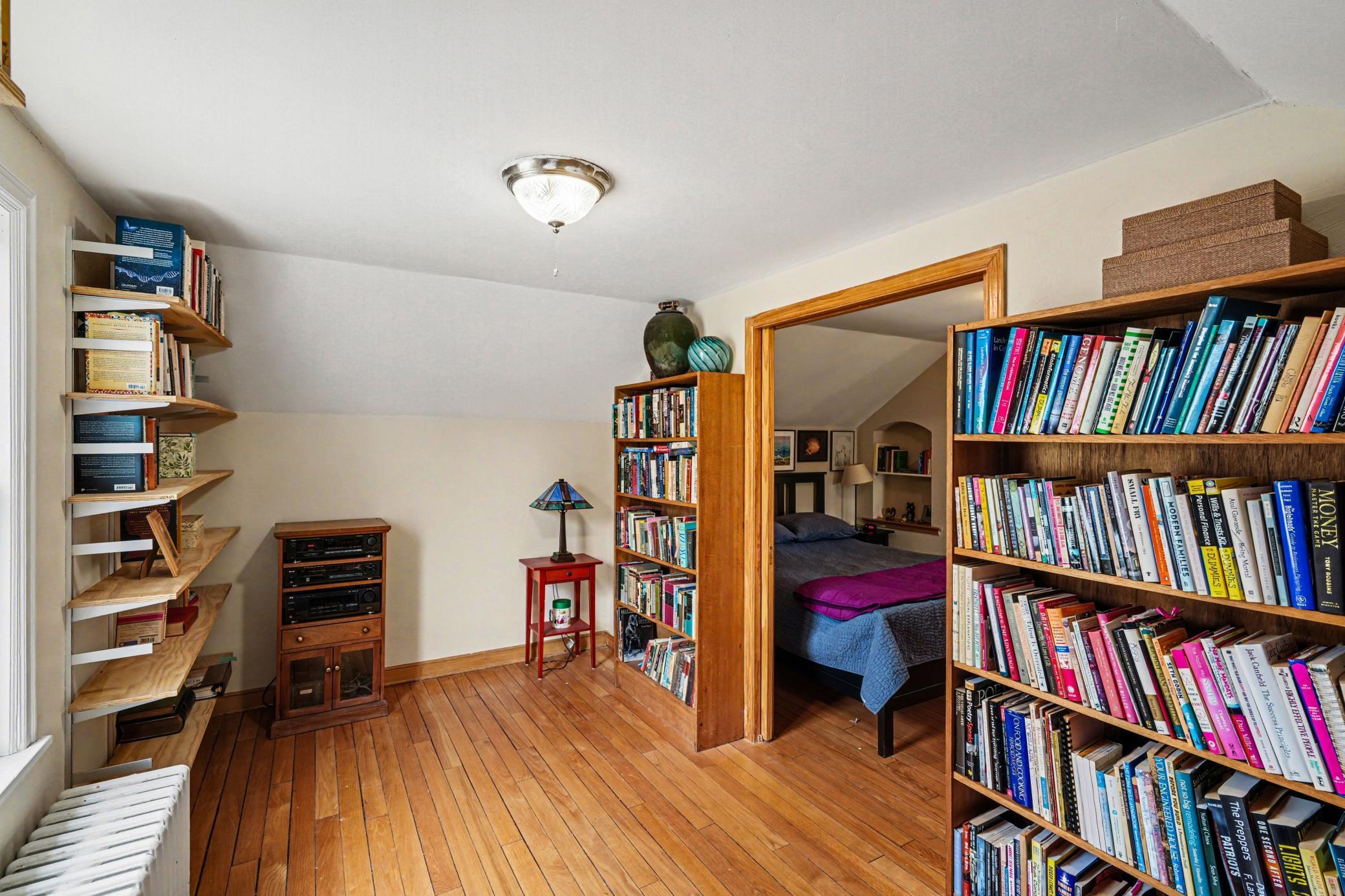 Office/Nursery room - Upper level