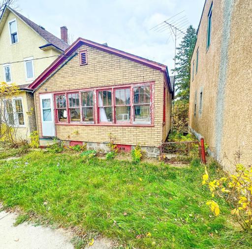 216 Central Avenue SW, Chisholm, MN 55719