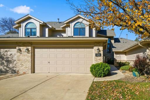 Photo for 14393 Embassy Way, Saint Paul, MN 55124 - listing #6808019 "Main level living" at its best in this spacious & beautifully updated town home.