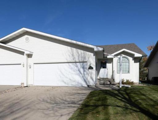 Photo for 816 Lakeridge Place, West Fargo, ND 58078 - listing #6808125 816 Lakeridge Place, West Fargo, ND 58078