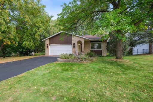Photo for 1329 Carriage Road, Woodbury, MN 55125 - listing #6808179 1329 Carriage Road, Woodbury, MN 55125