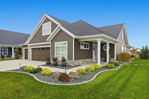 819 Rania Way W, West Fargo, ND 58078