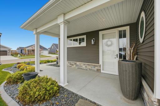 819 Rania Way W, West Fargo, ND 58078