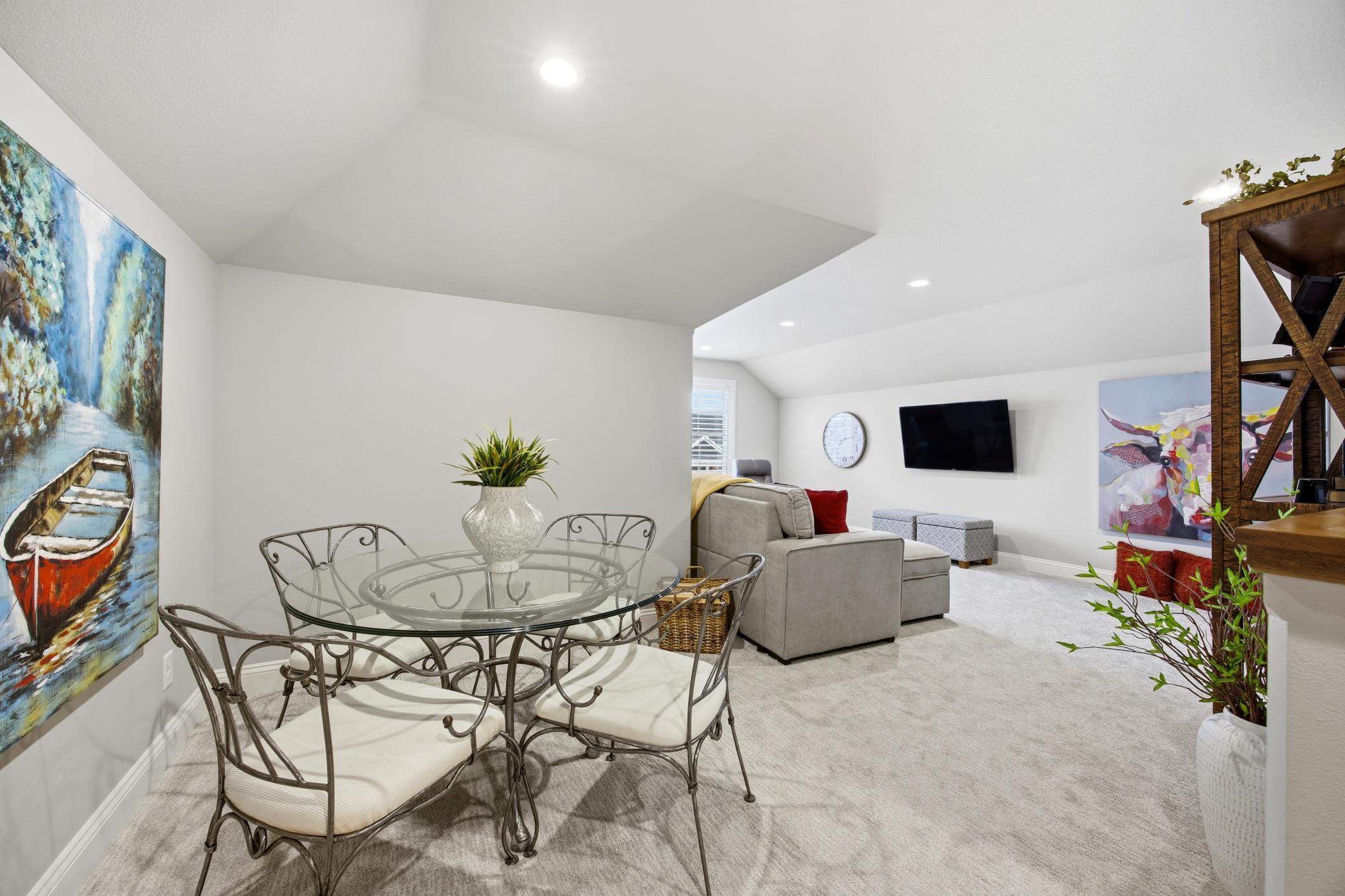 Upper Level Flex Area