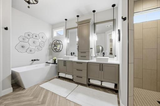 819 Rania Way W, West Fargo, ND 58078