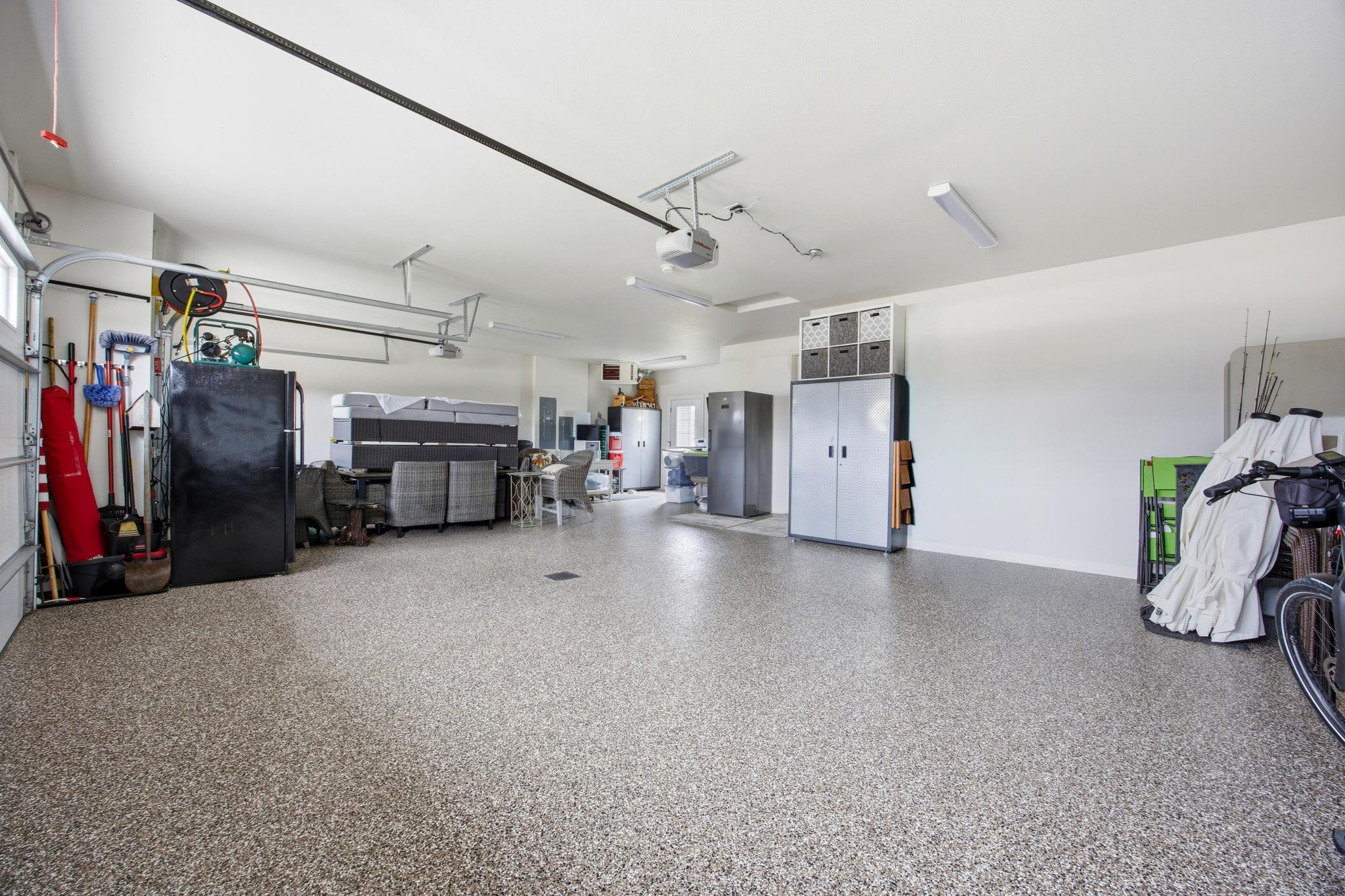 Oversized 3 Stall Garage