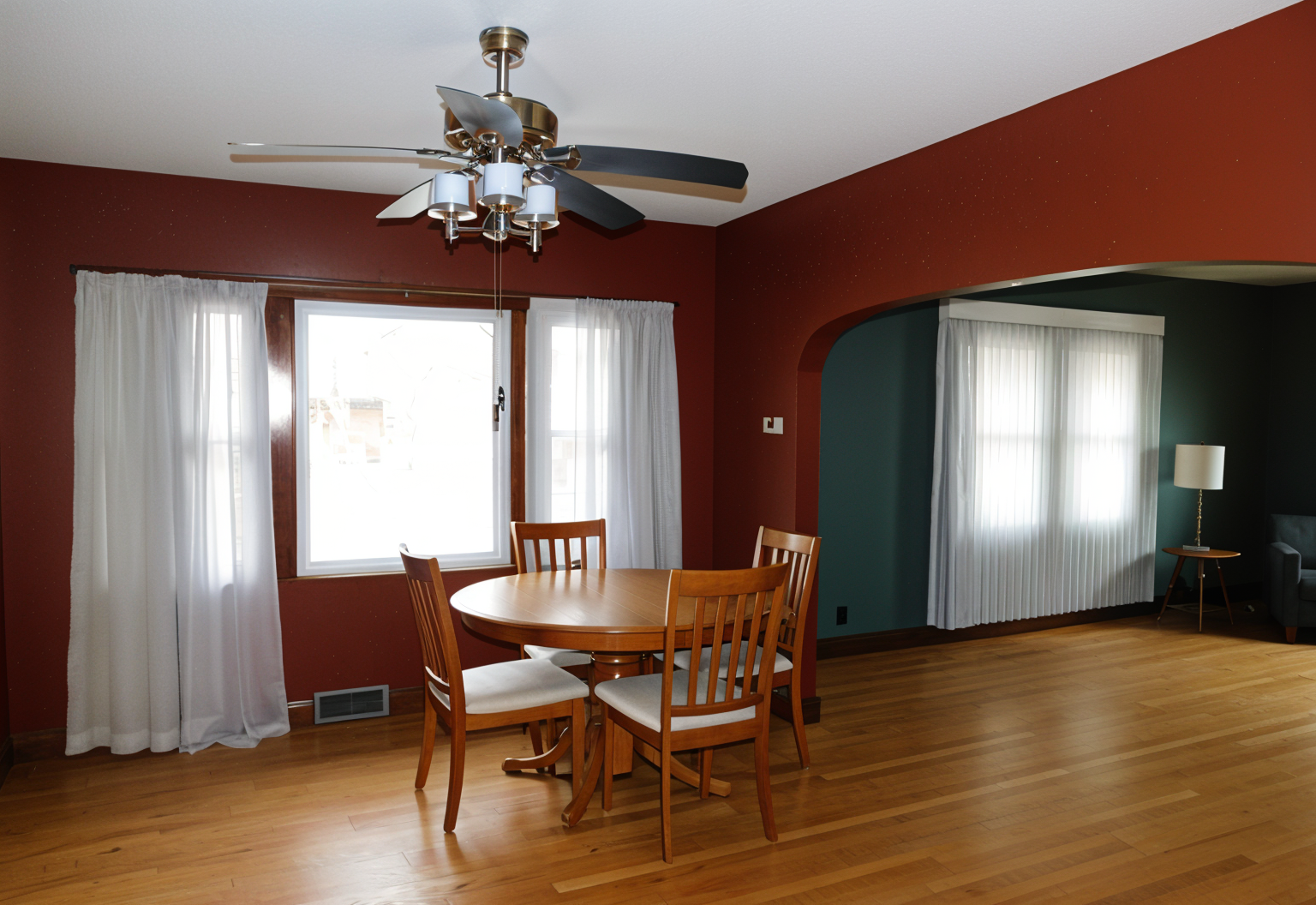 Virtual stage with table