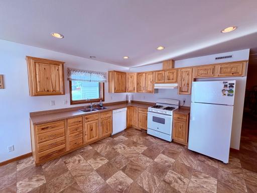 Hickory cabinets! Full interior photos below!