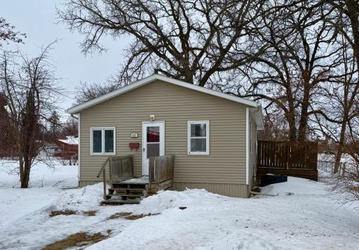 422 Arnold Avenue S, Thief River Falls, MN 56701