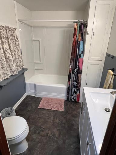 209 10th Avenue SE, Waseca, MN 56093