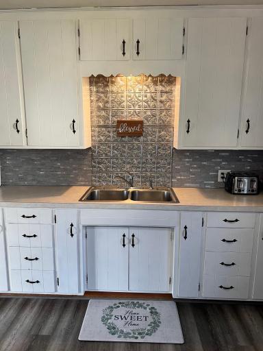 209 10th Avenue SE, Waseca, MN 56093